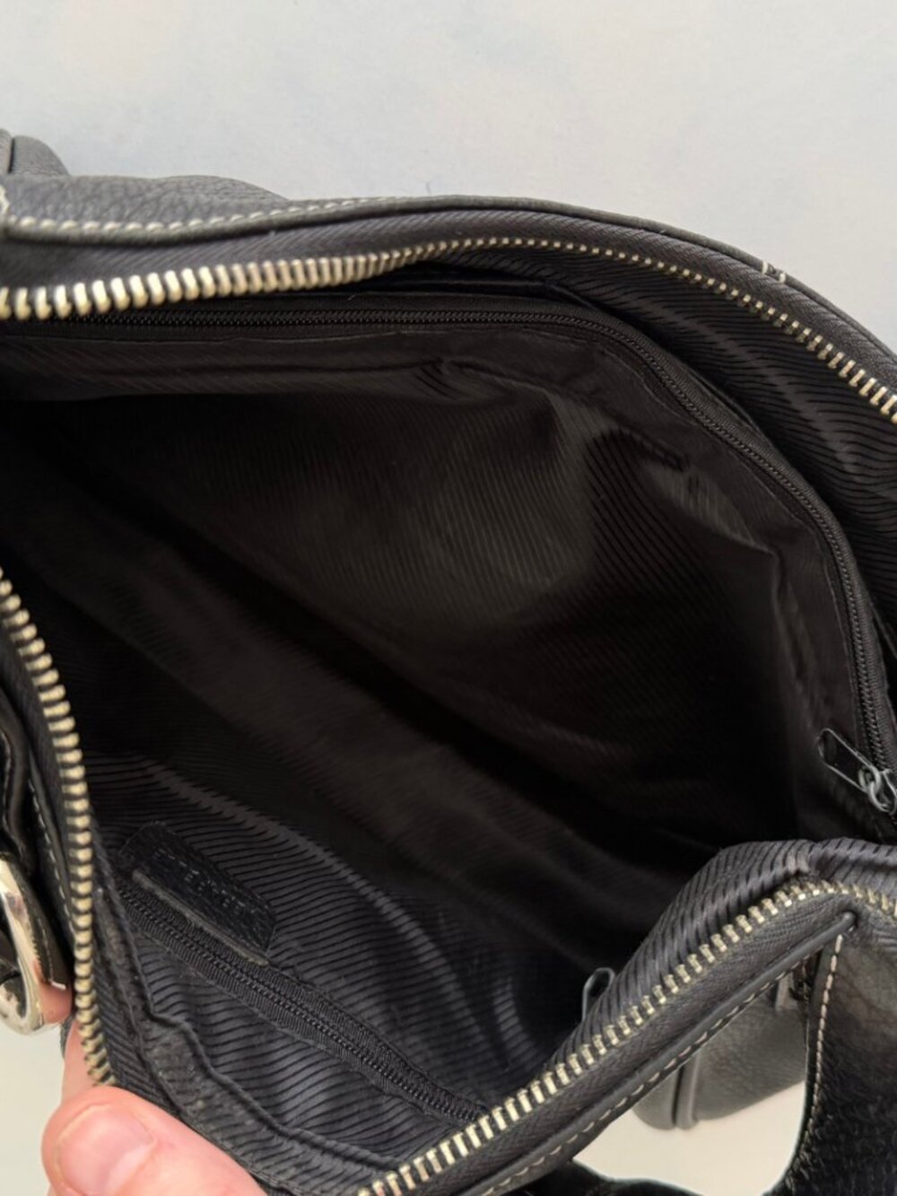 Vera Pelle Black Pebbled Leather Contrast Stitching Hobo Shoulder Bag - Picture 7 of 8